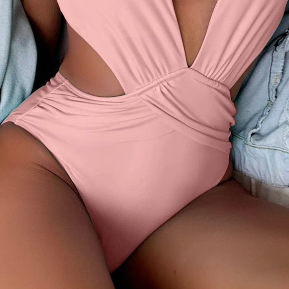 PINK ONE PIECE MONOKINI CUT OUT DETAILED HALTER NECK SWIMSUIT - Picture 5 of 6